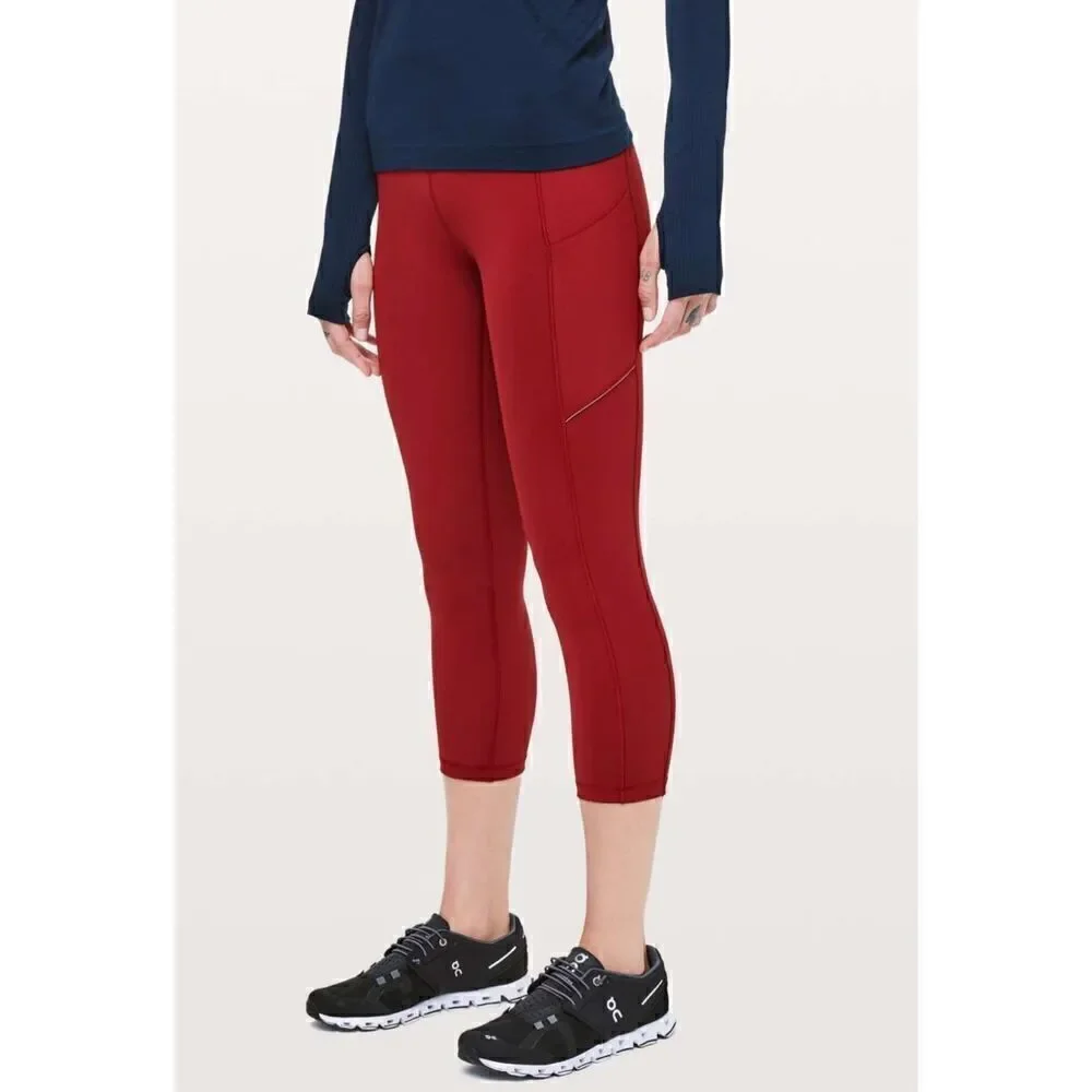 Lululemon Women’s Speed Up Crop *21